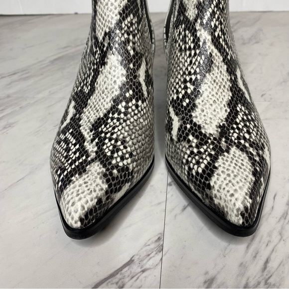 New! Blondo Emelia Chelsea Bootie 8M - Picture 8 of 13